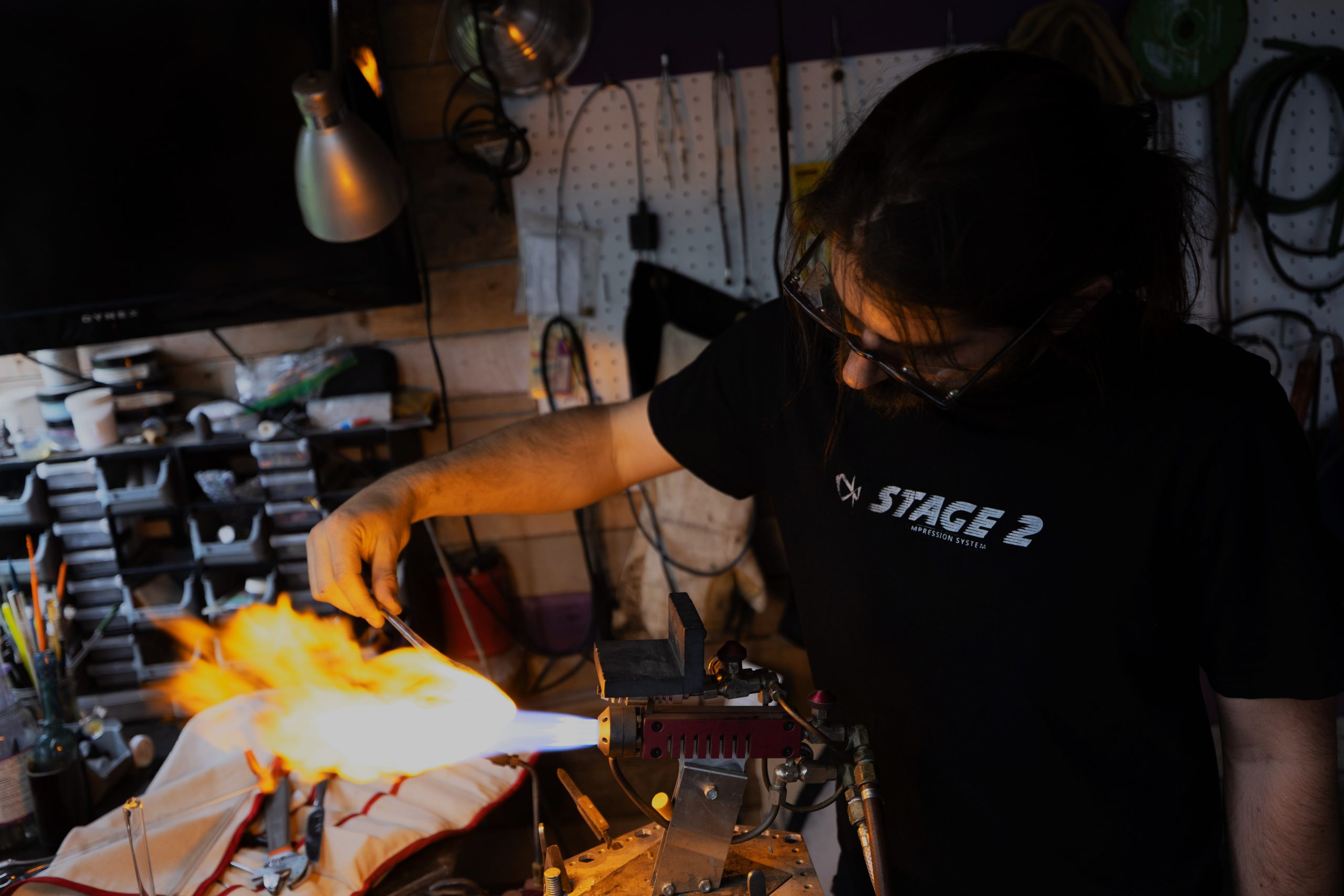 How Much Oxygen Does a Borosilicate Pipe Artist Use in a Day?
